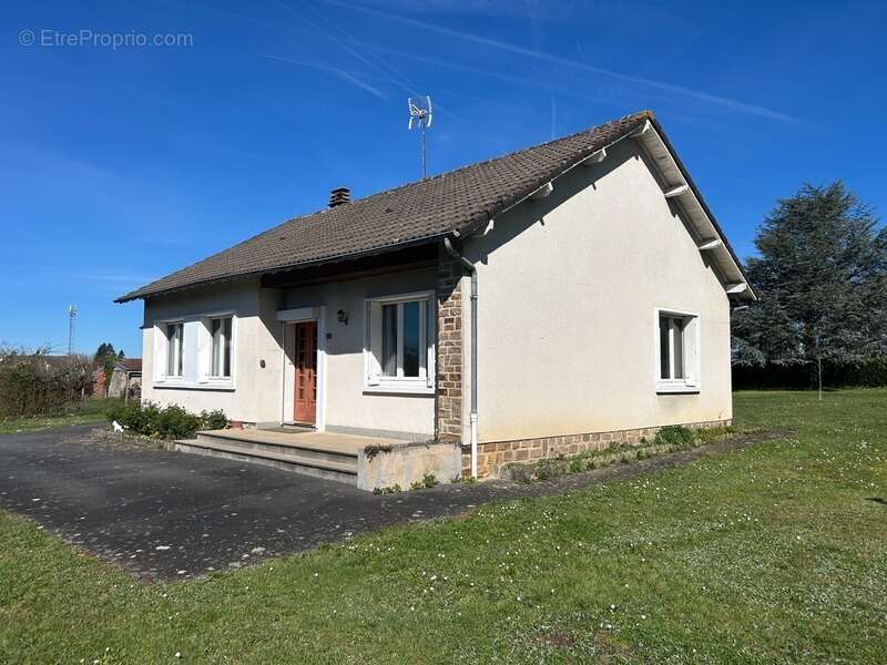 Maison à CHATEAUPONSAC