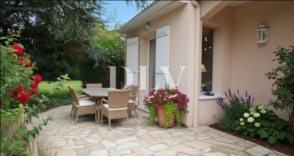 Maison à VULAINES-SUR-SEINE