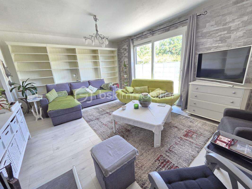 Magnifique Pavillon de plain pied de 149m² avec patio et dépendances à Avril sur Loire - photo 6