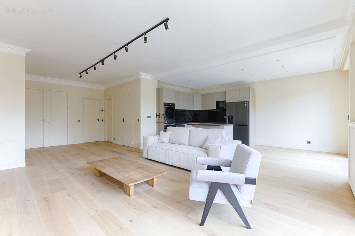 Appartement à NEUILLY-SUR-SEINE