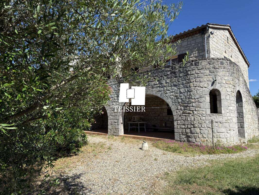 Maison à LABLACHERE