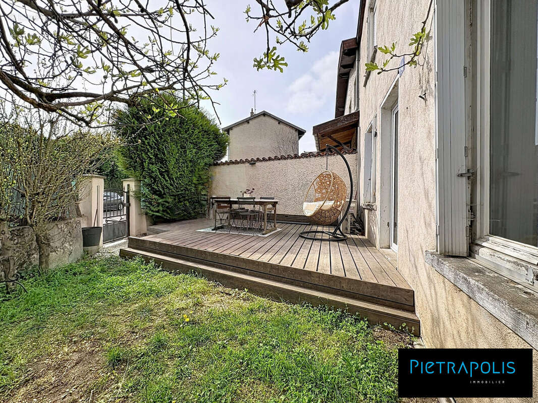 Appartement à SATHONAY-CAMP