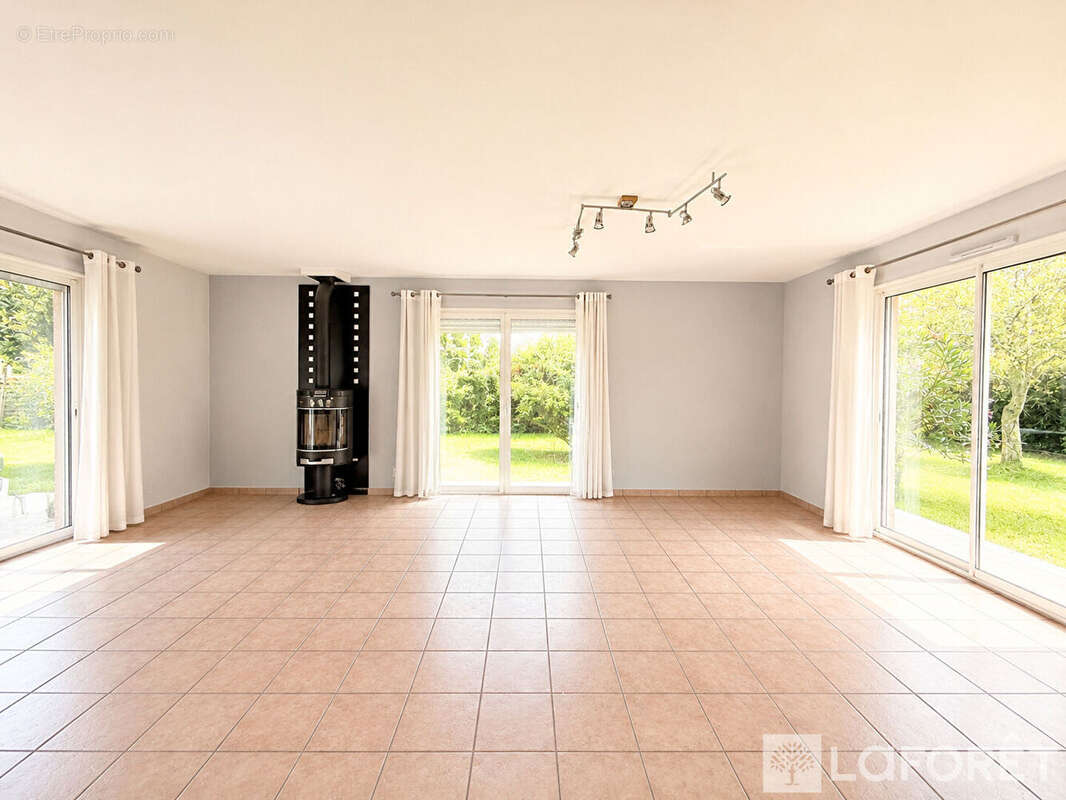 Pavillon 95m² avec Garage et Piscine - photo 4