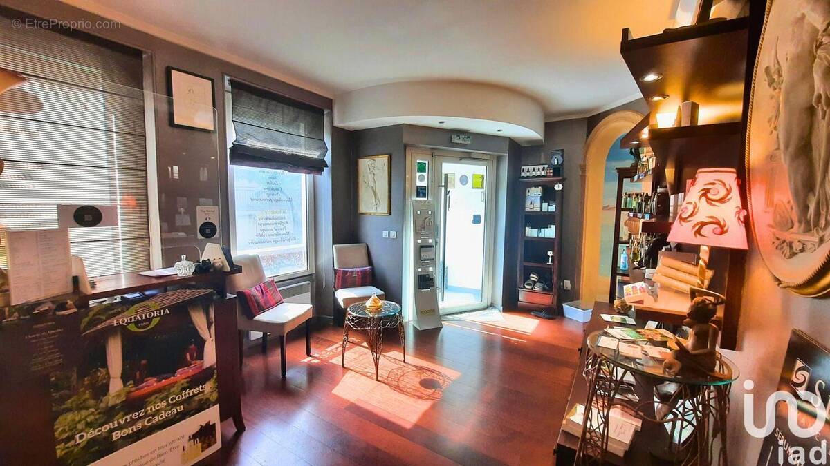 Photo 1 - Commerce à GIF-SUR-YVETTE