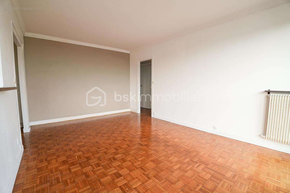 Appartement à LES PAVILLONS-SOUS-BOIS