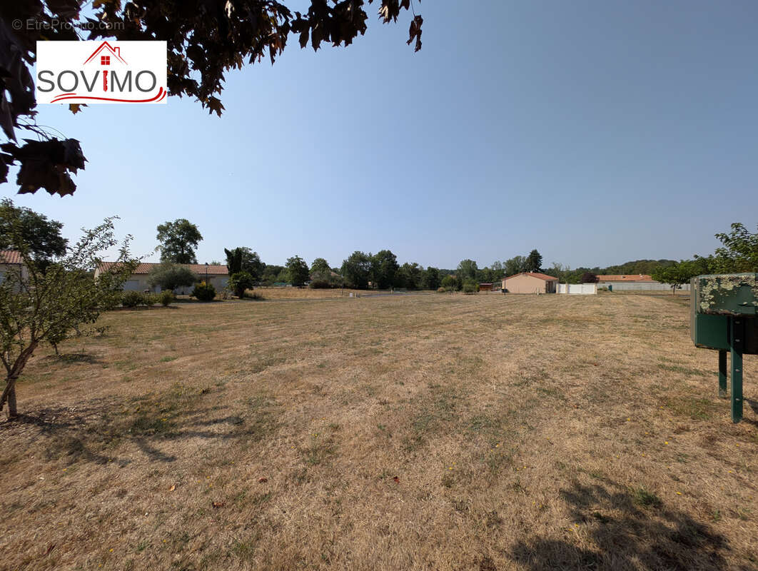 Dans un lotisement de campagne, 3 terrains à batir viabilisés et bornés - photo 7