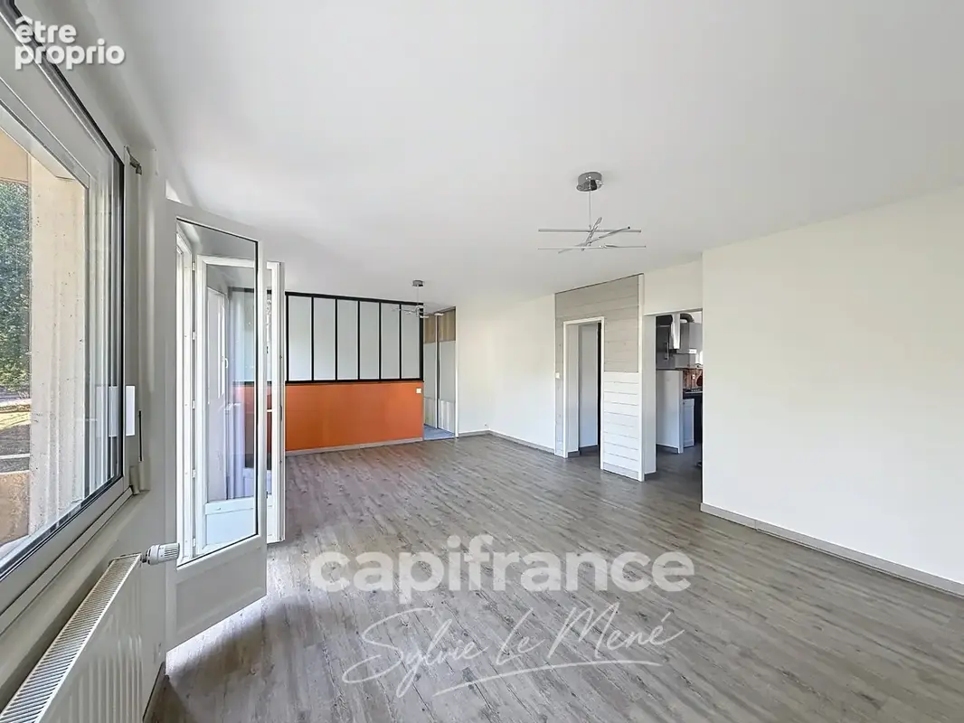 À vendre appartement T3 71 m² à vendre à Pontivy – 2 chambres, balcon, cave et parking - photo 2