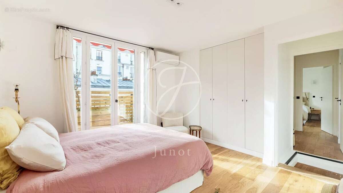 Appartement à PARIS-18E