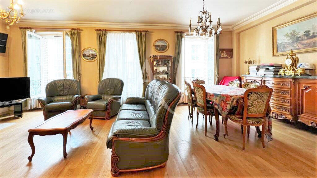 Appartement à PARIS-11E