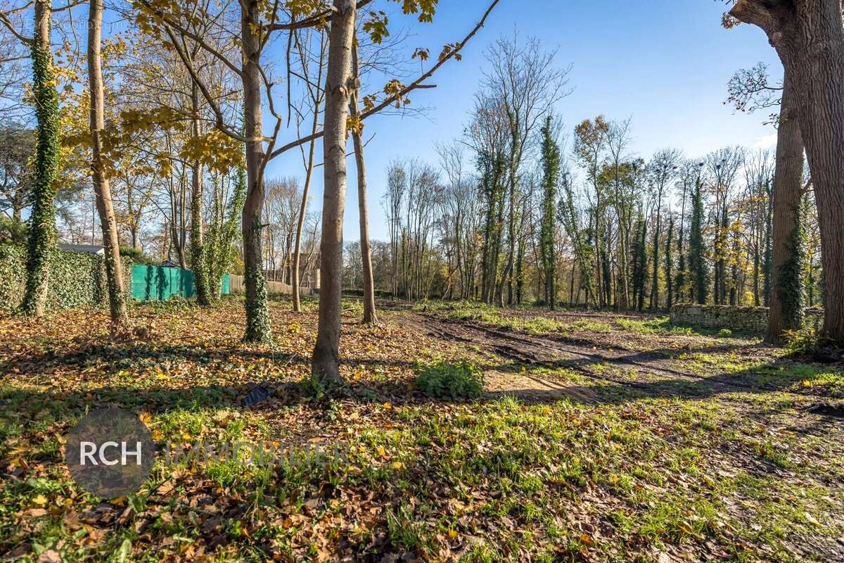 Terrain à MONTFORT-L&#039;AMAURY