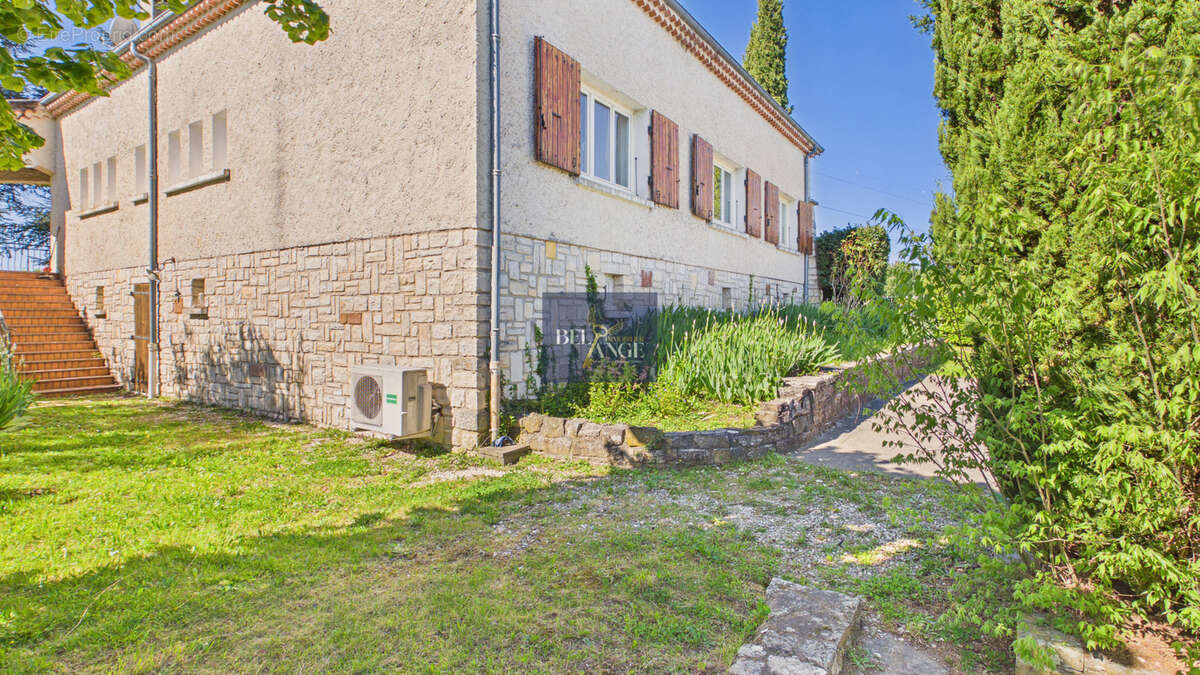 Maison à BERRIAS-ET-CASTELJAU