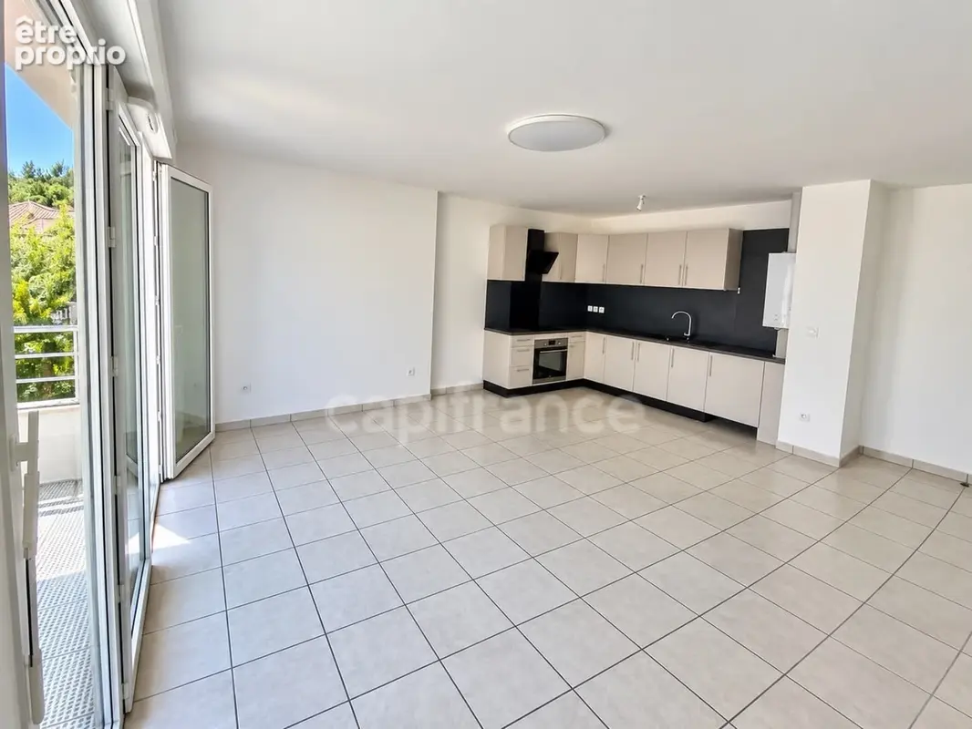 A SAINT AUBIN DE MEDOC (33): Rare- T3  lumineux de 63,05 m² au dernier étage, avec terrasse couverte et place de parking privati - photo 1