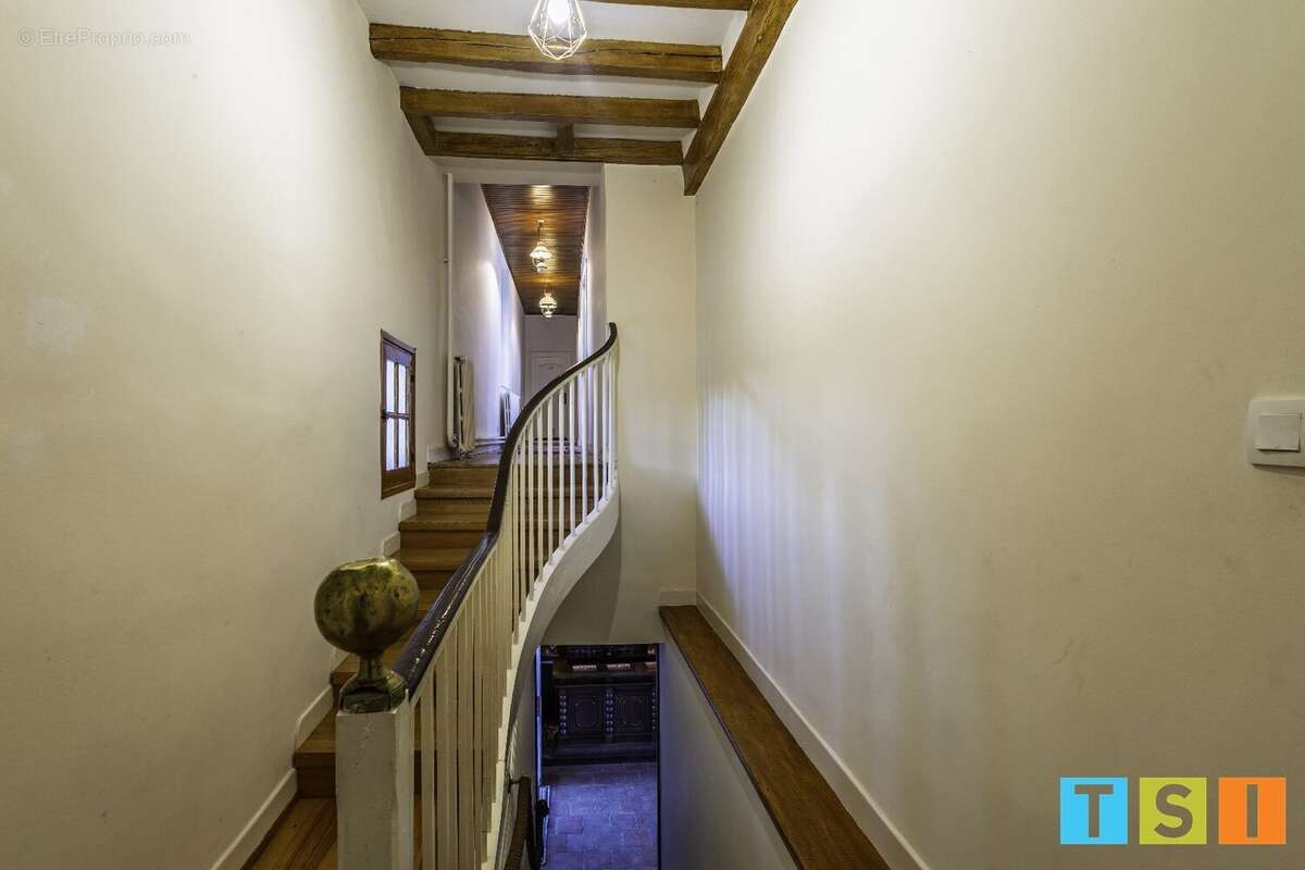 Maison à MONTESQUIEU-VOLVESTRE