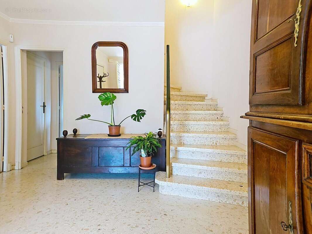 Maison 193 m² à Villeneuve-La-Comptal  - photo 4