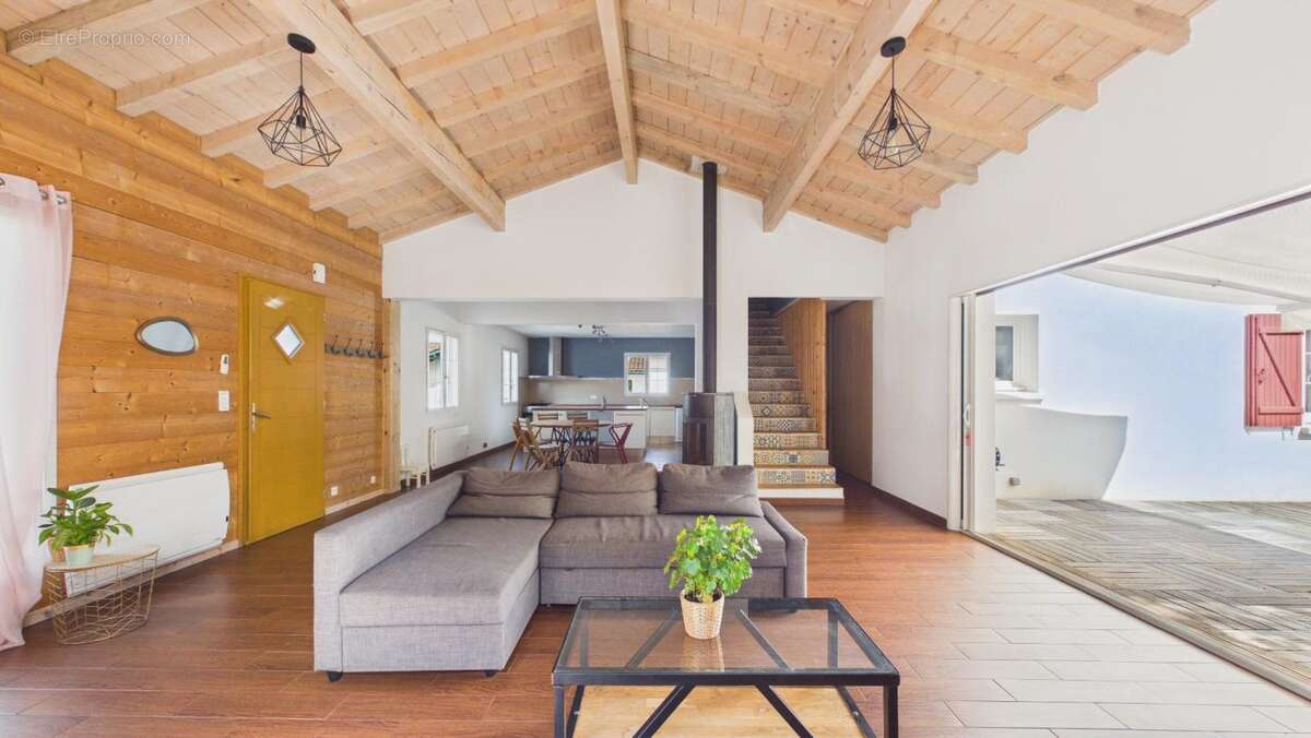 Maison à LARRESSORE