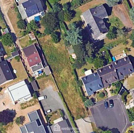 Terrain au calme d'une impasse. - Terrain à SAINTE-LUCE-SUR-LOIRE