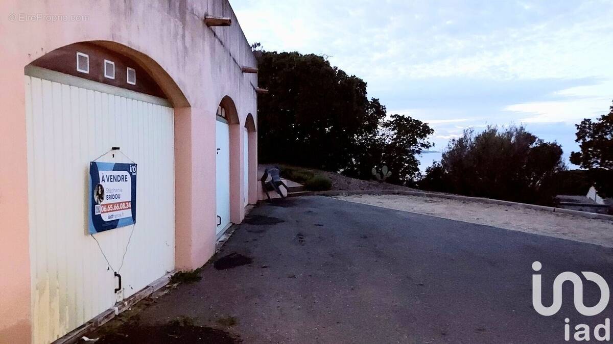 Photo 1 - Parking à SAINT-FLORENT