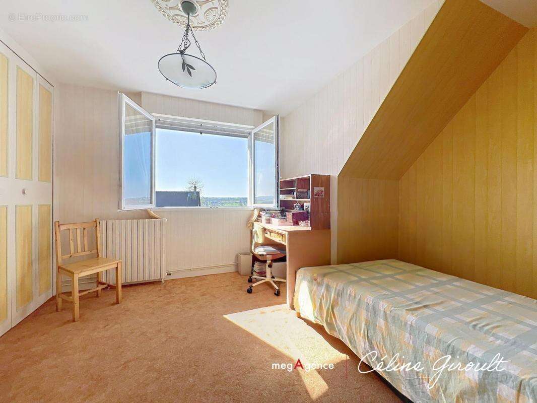 Spacieuse maison avec garage et dépendance pour camping-car ! - photo 16