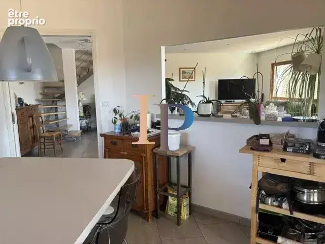 5 mn CHARLIEU maison avec vue et piscine - photo 12