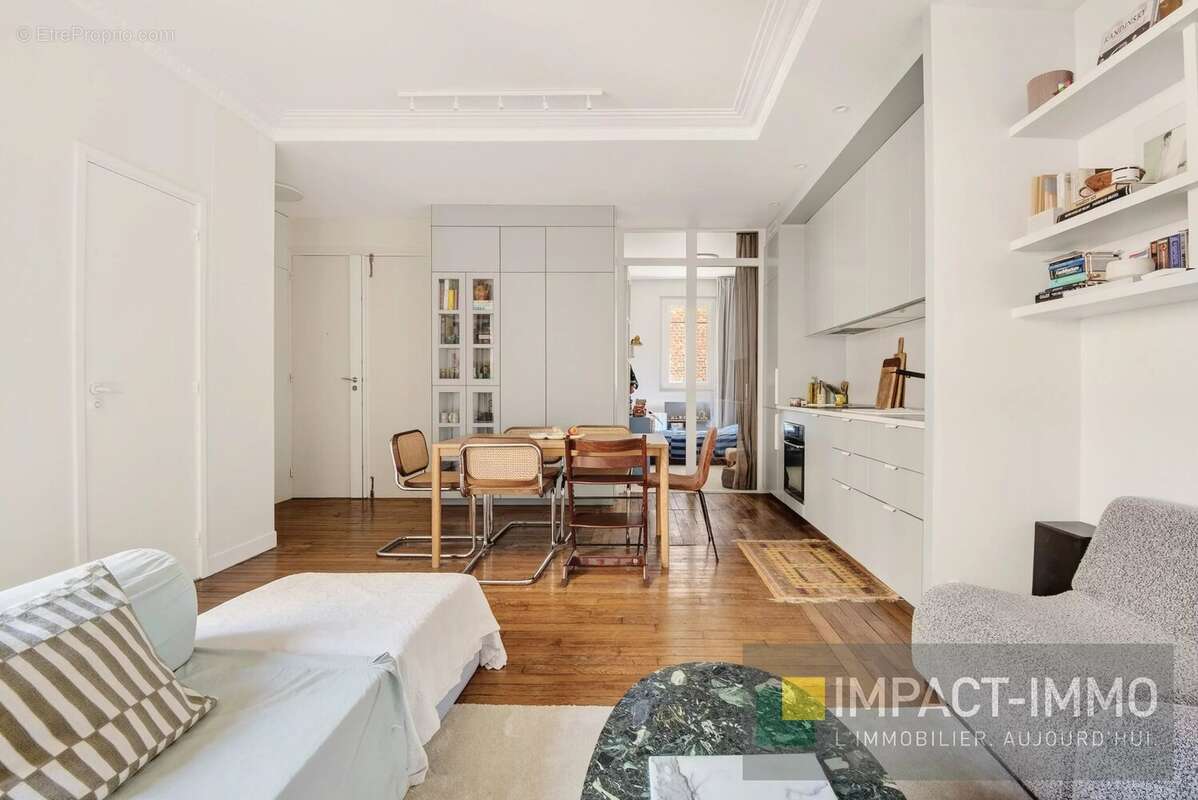 Appartement à COURBEVOIE
