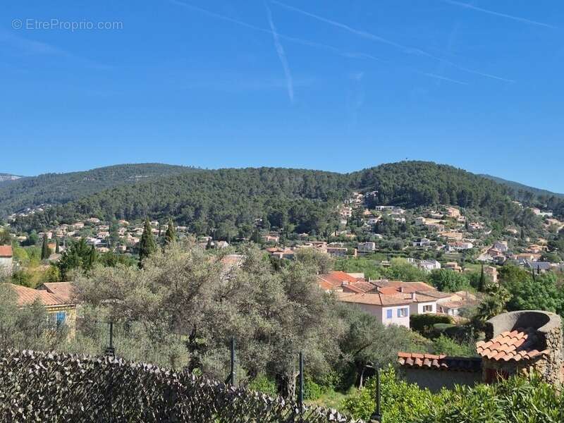 Maison à SOLLIES-VILLE