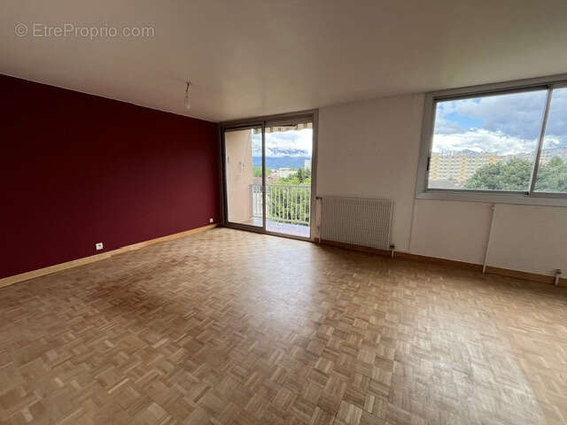 Appartement à FONTAINE