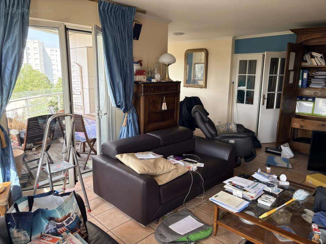 Appartement à MONTIGNY-LE-BRETONNEUX