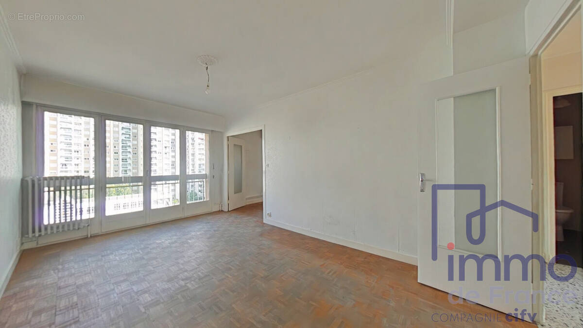 Appartement à SAINT-ETIENNE