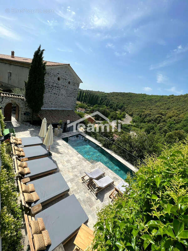 Appartement à LES SALLES-DU-GARDON