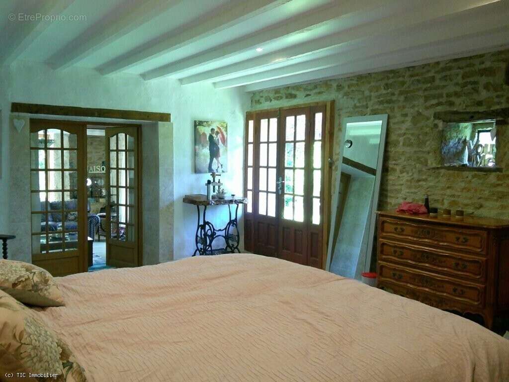 Maison à CHARROUX