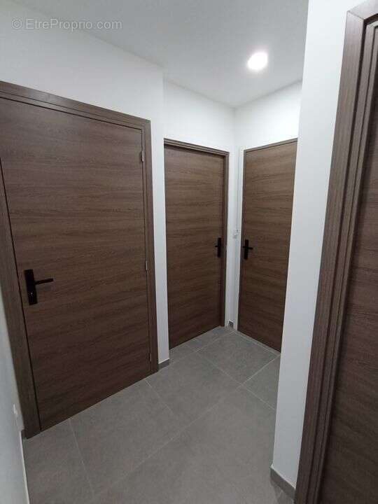 Maison à CREUZIER-LE-VIEUX