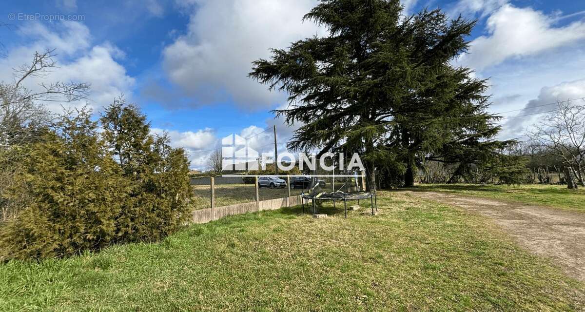 Maison à SAINT-MARTIN-D'ABBAT