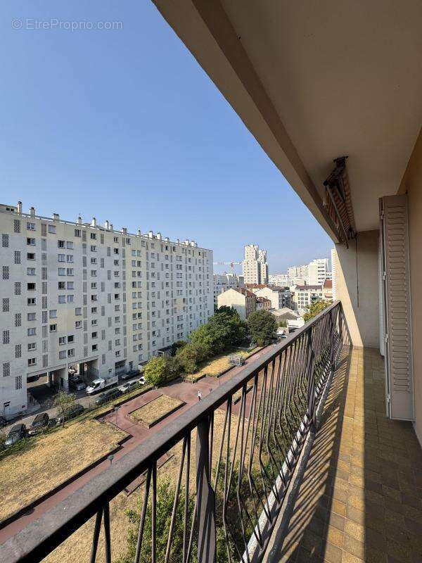 Appartement 4 pièces Villeurbanne - 249000 € - photo 3