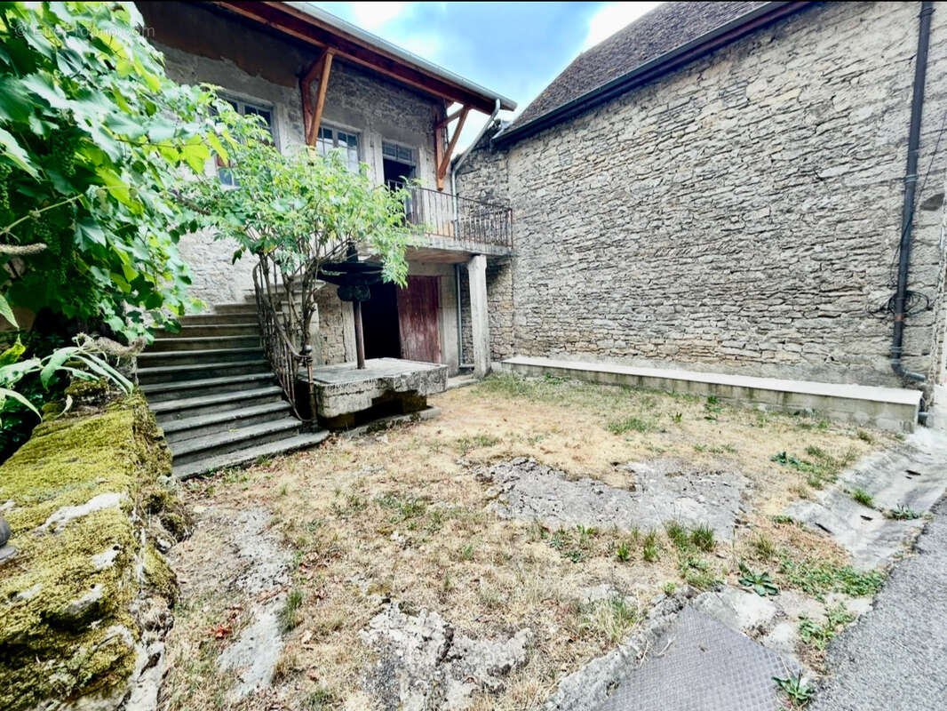 Maison à VILLEBOIS