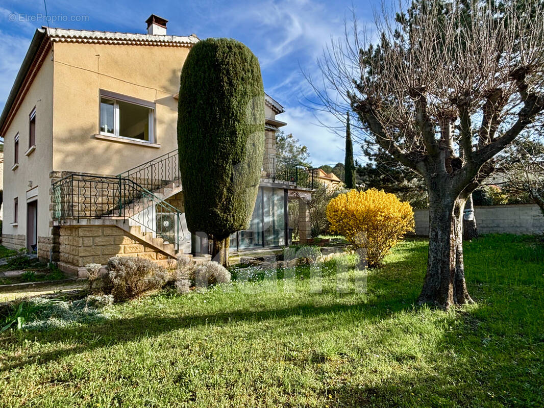 Maison à BAGNOLS-SUR-CEZE