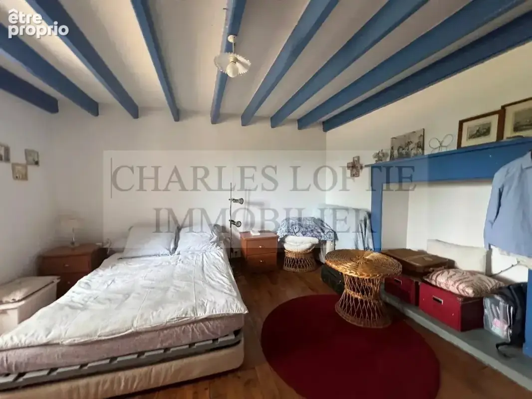 Pigeonnier en pierre sur un terrain de 14 798 m², proche des commerces de Puy l'Évêque - photo 8
