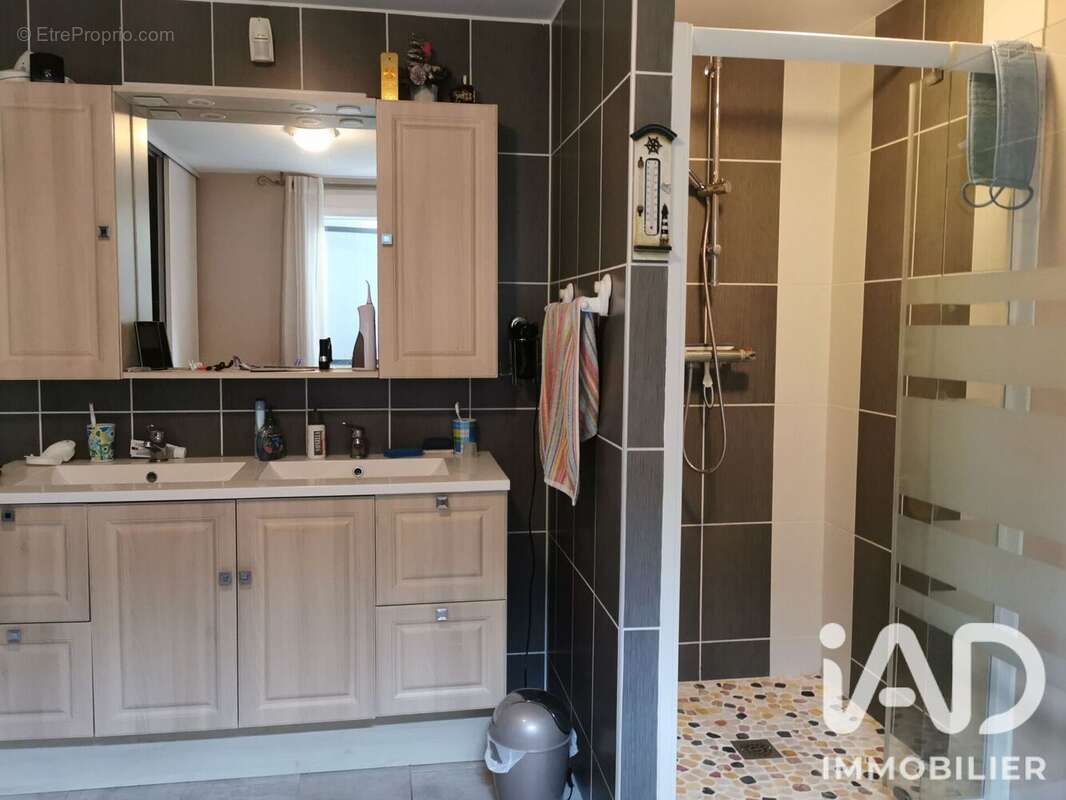 Maison 100 m² à Abzac  - photo 5