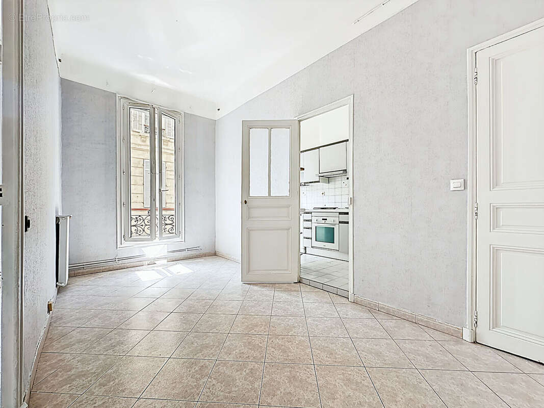 Appartement à MARSEILLE-5E