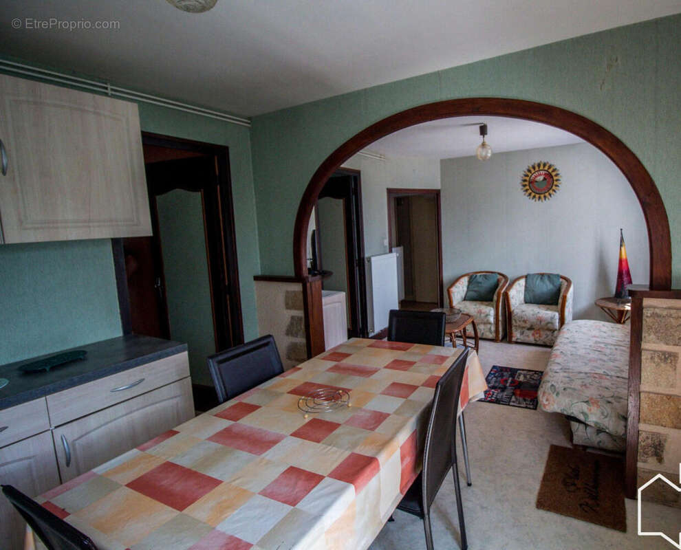 cuisine gite - Commerce à JUMILHAC-LE-GRAND