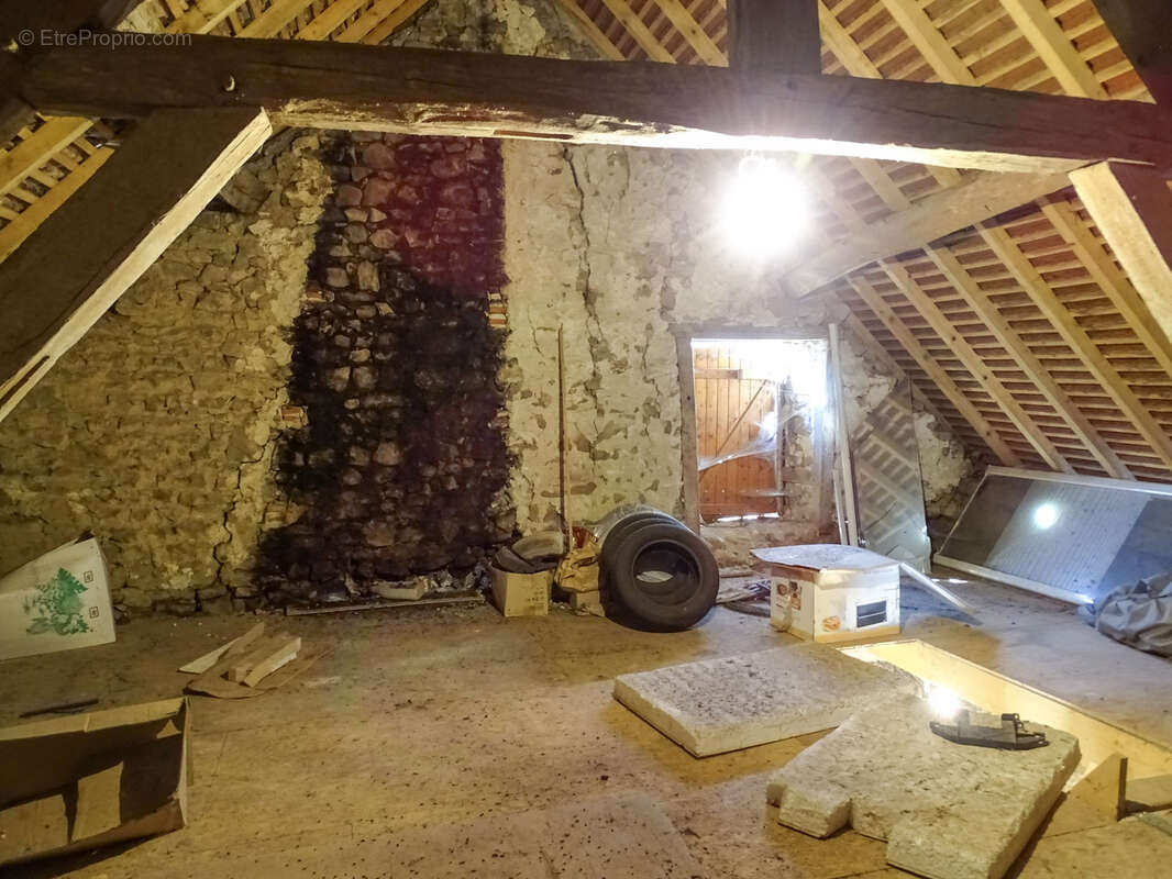 Maison à DUN-LE-POELIER