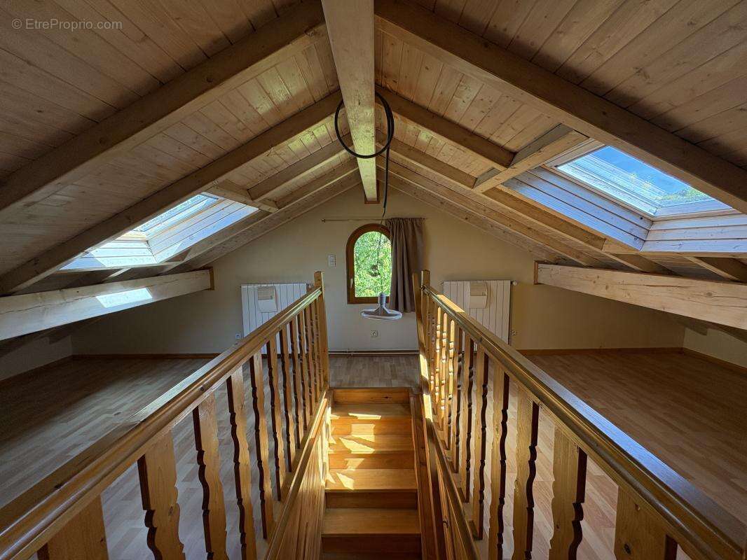Maison 153 m² à Gruffy  - photo 13