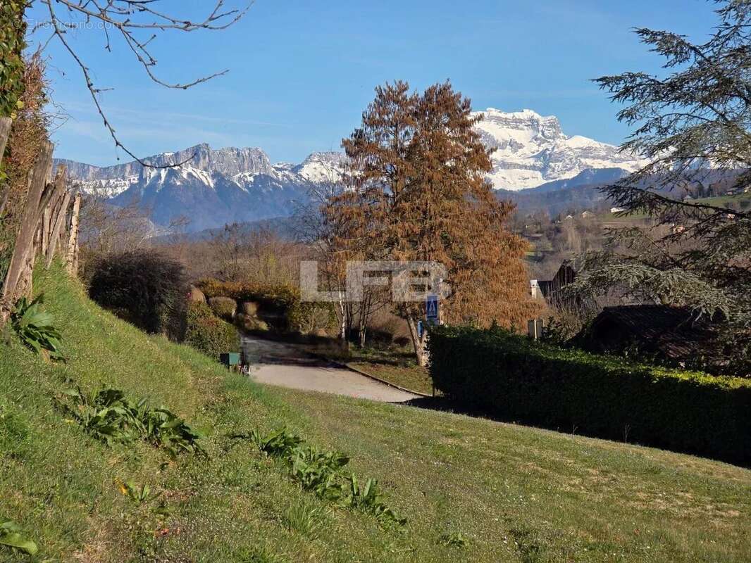 Terrain à HAUTEVILLE-SUR-FIER