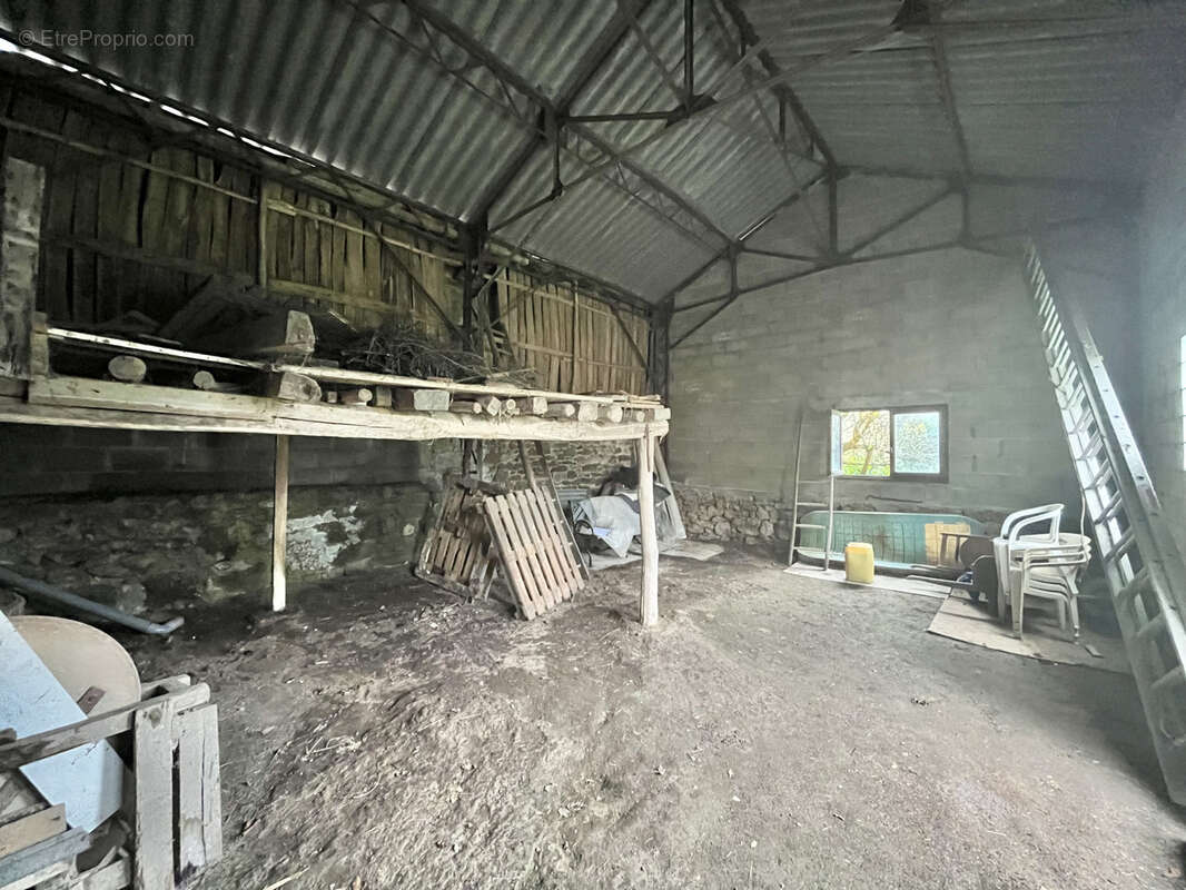 Terrain à SAINT-GENCE