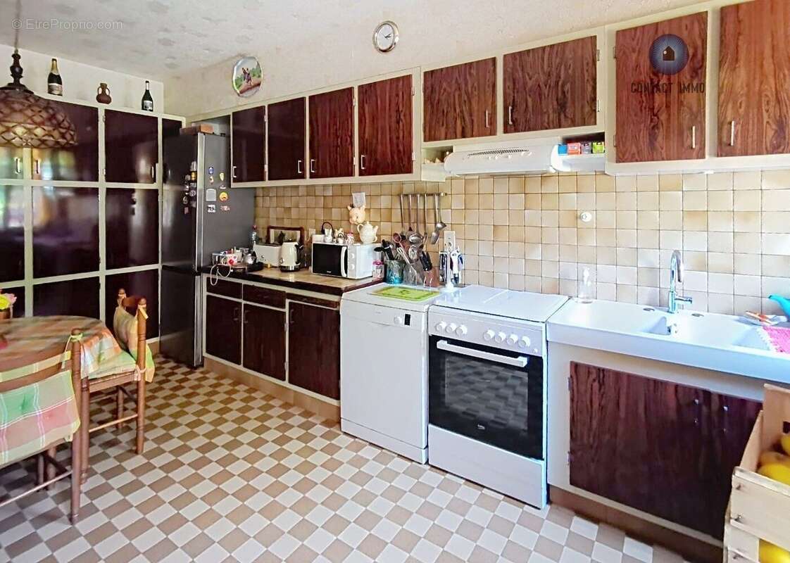 Maison 217 m² à Meyssac  - photo 3