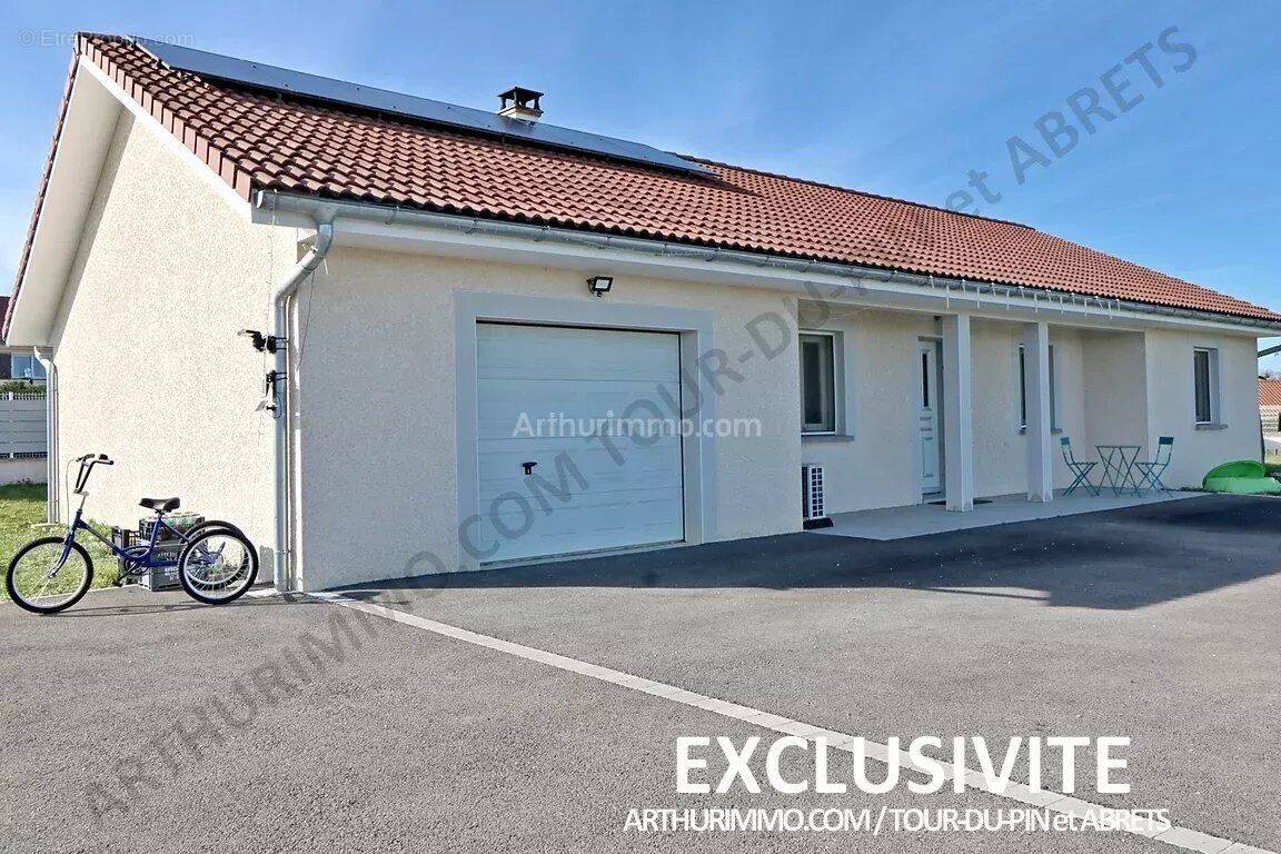 Maison à LA TOUR-DU-PIN