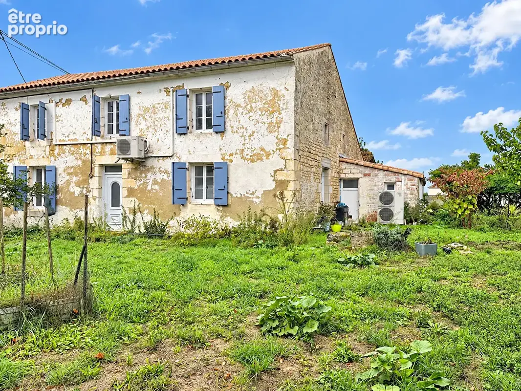 Saint-agnant - une maison de caractère de 220 m² aux beaux volumes, avec hangar et dépendances - photo 1