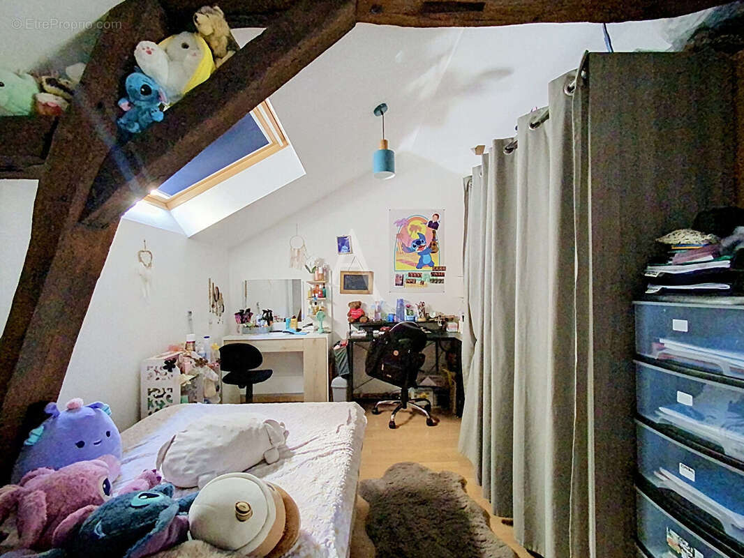 Maison à MONTREUIL-JUIGNE