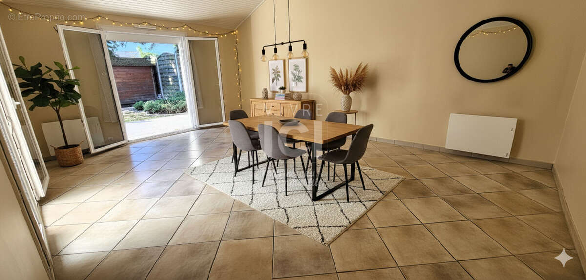 Maison à SAINTE-LUCE-SUR-LOIRE