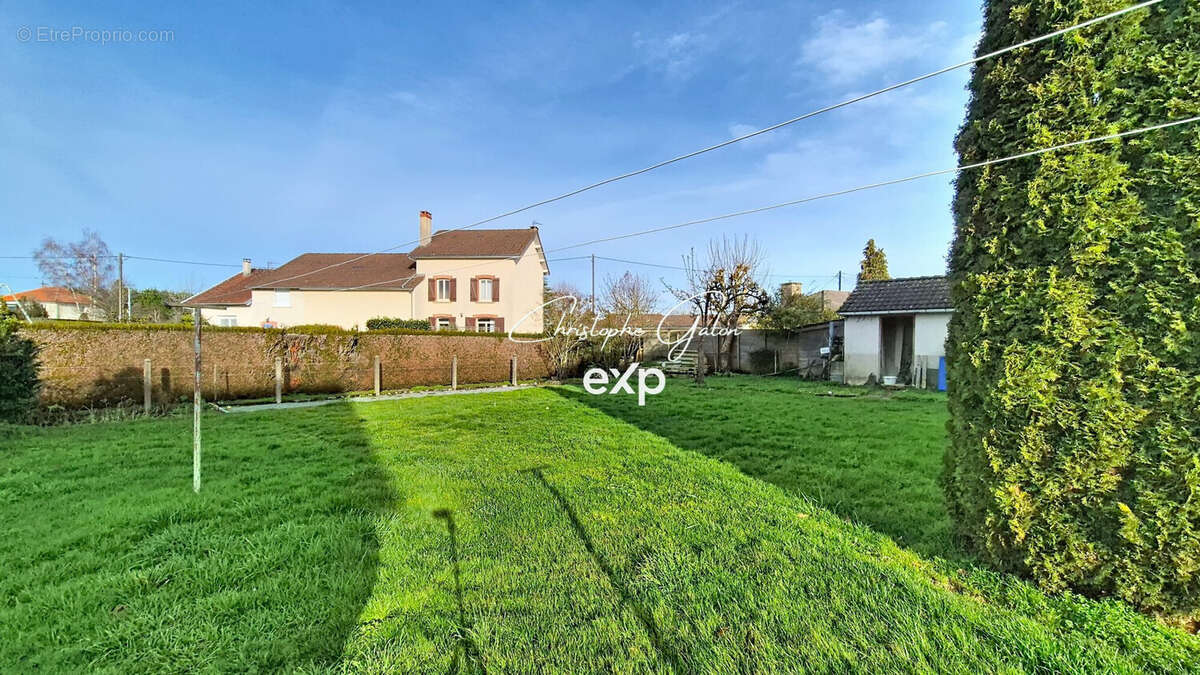 Maison à PEYRAT-DE-BELLAC