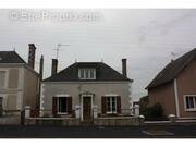 Maison à SAINT-COSME-EN-VAIRAIS